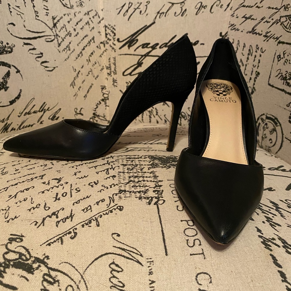 Vince camuto black pumps